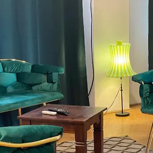 Apartamento Terrace Balcony Downtown Delight Old Town Oasis Center Universitate Square Old Town, Bucarest